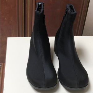 Black ankle boots sz 6